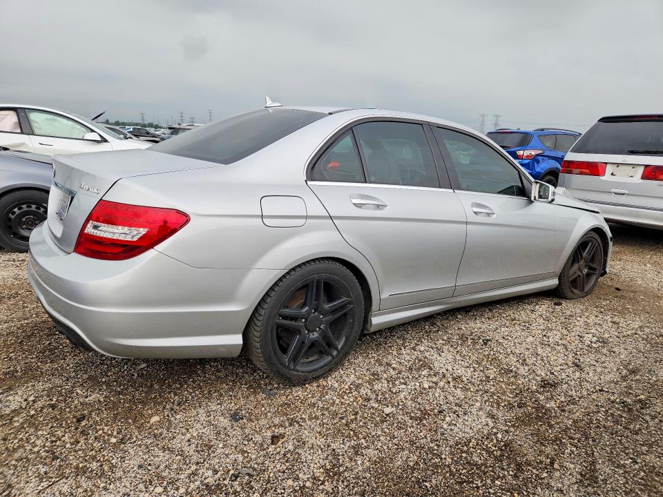 Продажа на аукционе авто 2012 Mercedes-benz C, vin: WDDGF8BBXCA713986, номер лота: 64483646