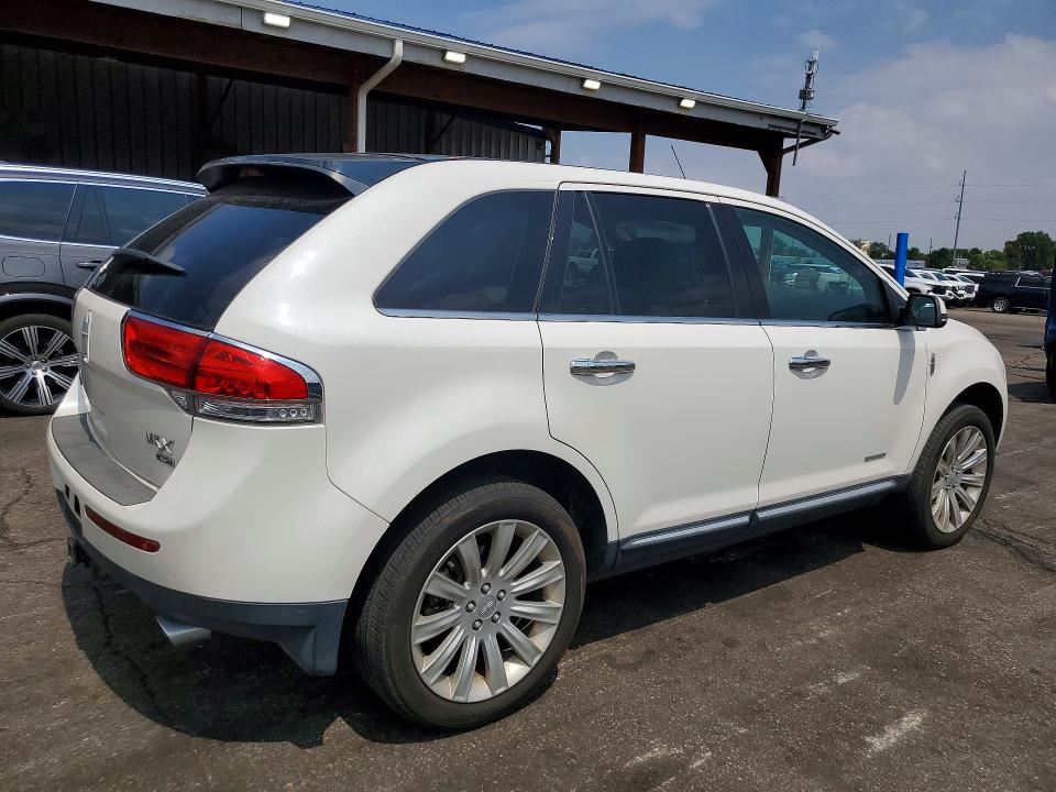 2015 Lincoln Mkx მანქანა იყიდება აუქციონზე, vin: 2LMDJ8JKXFBL25744, აუქციონის ნომერი: 64816466