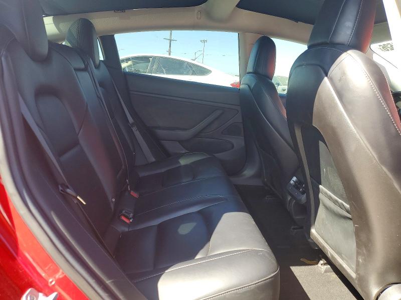 63241526 :رقم المزاد ، 5YJ3E1EA6JF050782 vin ، 2018 Tesla Model 3 مزاد بيع