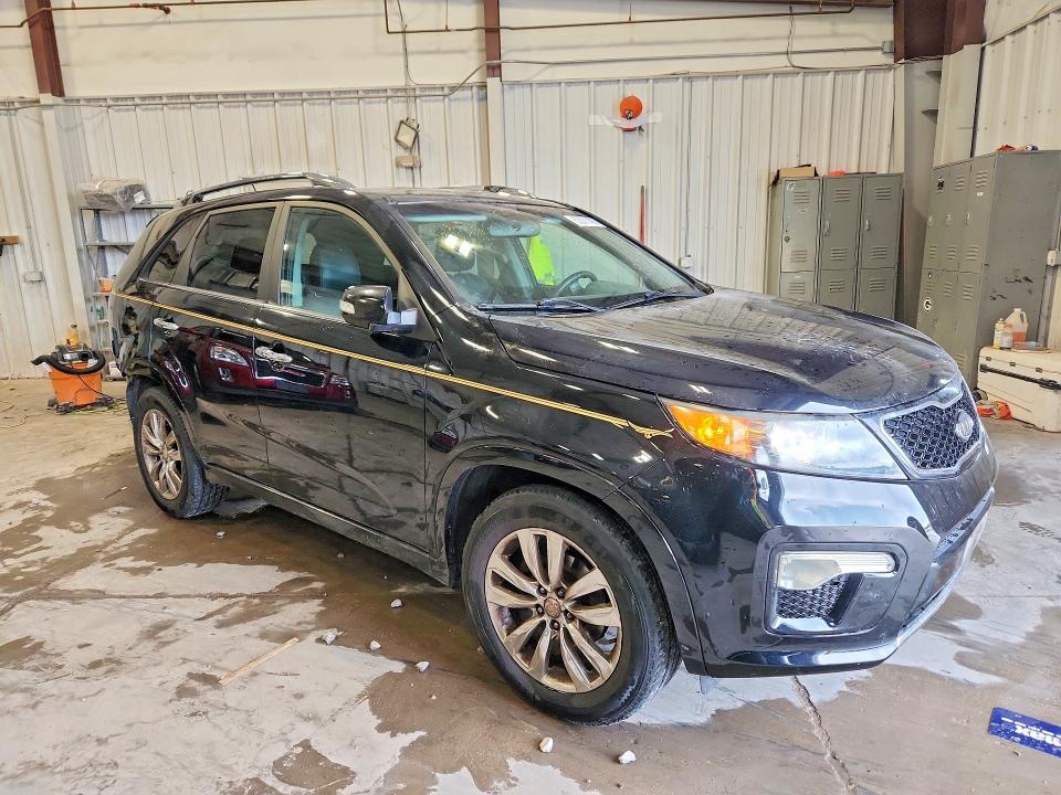 63571436 :رقم المزاد ، 5XYKW4A2XBG092942 vin ، 2011 Kia Sorento مزاد بيع
