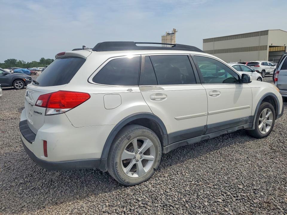 65020386 :رقم المزاد ، 4S4BRCCC7E3246308 vin ، 2014 Subaru Outback مزاد بيع