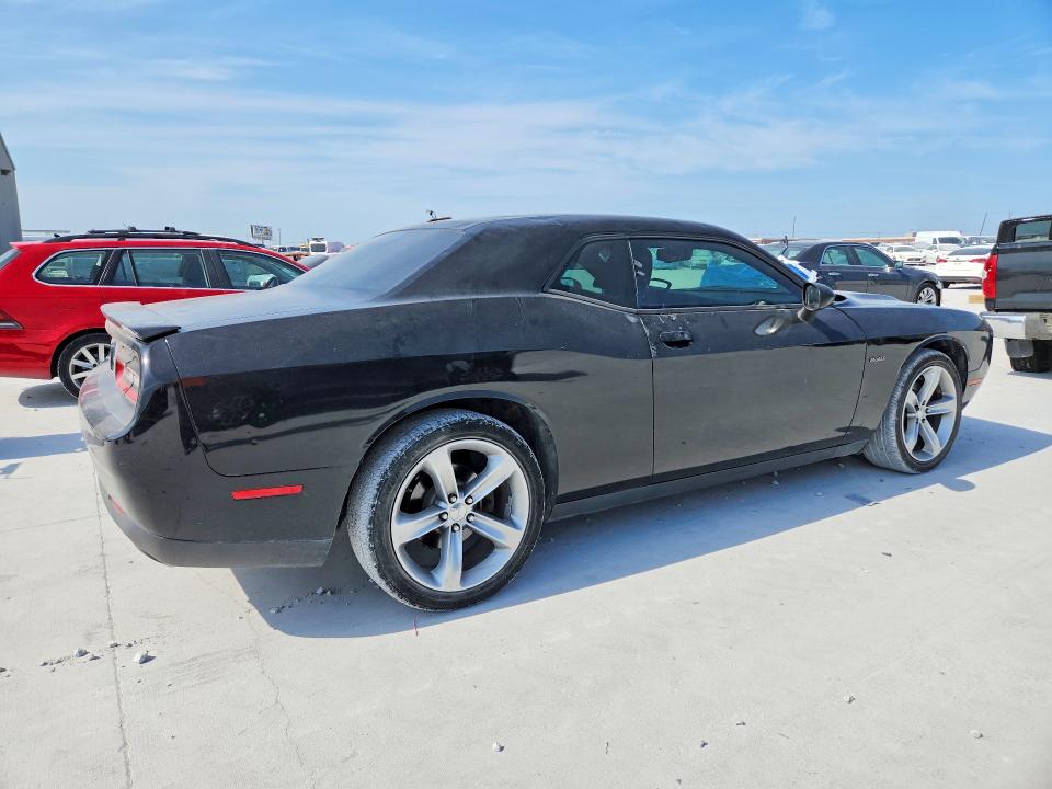 64140976 :رقم المزاد ، 2C3CDZBT2GH226113 vin ، 2016 Dodge Challenger مزاد بيع