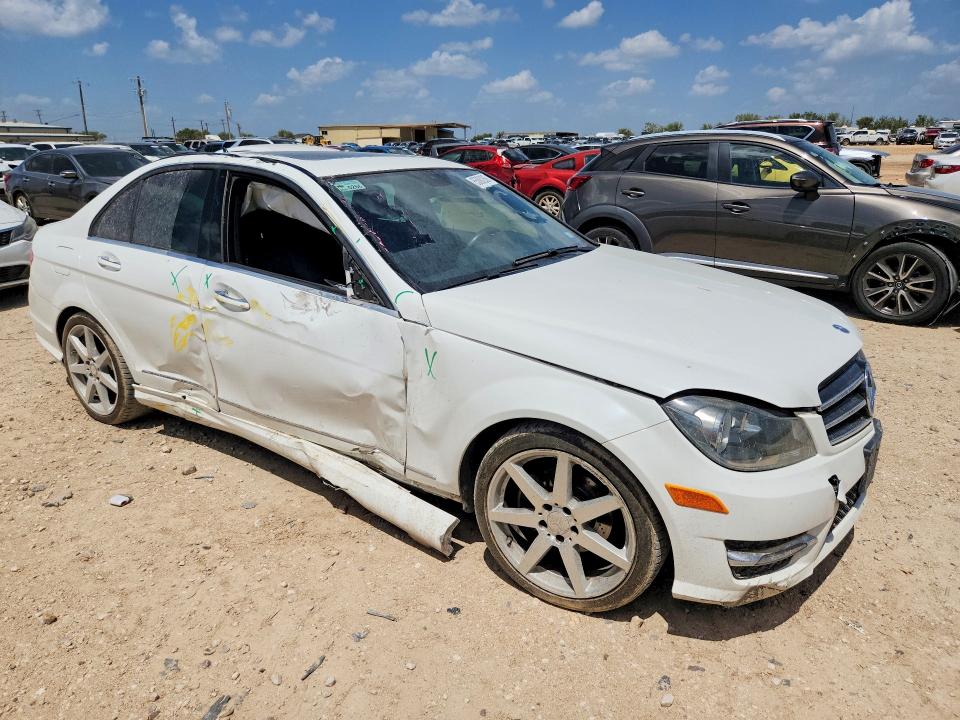 2014 Mercedes-benz C მანქანა იყიდება აუქციონზე, vin: WDDGF4HB0EA957746, აუქციონის ნომერი: 65880266