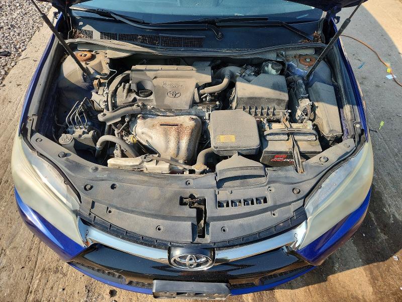 64085586 :رقم المزاد ، 4T1BF1FK5FU892832 vin ، 2015 Toyota Camry مزاد بيع
