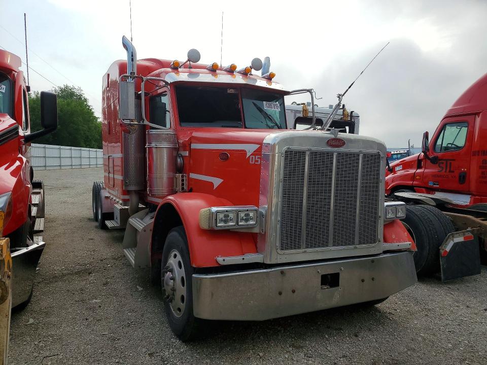 2005 Peterbilt 379 მანქანა იყიდება აუქციონზე, vin: 1XP5DU9X05D849674, აუქციონის ნომერი: 63887816