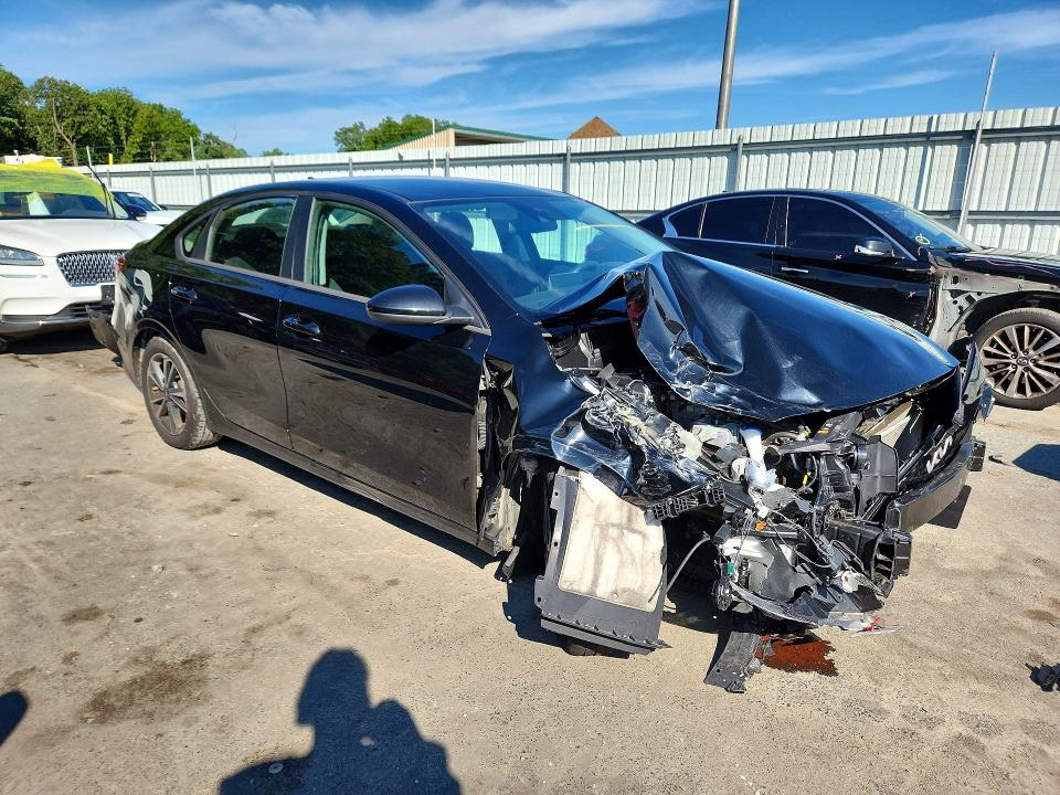 2022 Kia Forte მანქანა იყიდება აუქციონზე, vin: 3KPF24AD6NE503656, აუქციონის ნომერი: 63947446