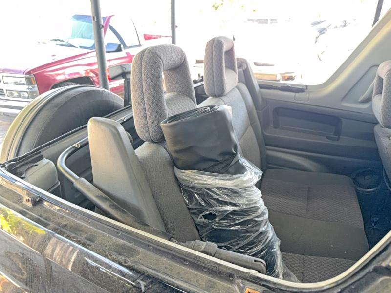 65914066 :رقم المزاد ، 2CNBE18C736925171 vin ، 2003 Chevrolet Tracker مزاد بيع