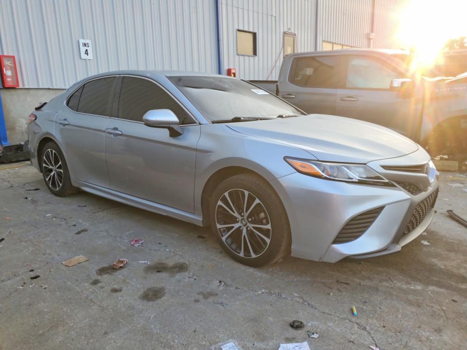 64757856 :رقم المزاد ، 4T1G11AK5LU863161 vin ، 2020 Toyota Camry مزاد بيع