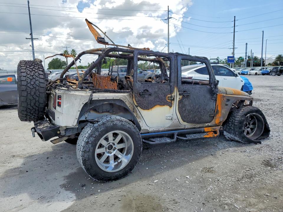 64583636 :رقم المزاد ، 1C4BJWDG3FL745770 vin ، 2015 Jeep Wrangler Unlimited مزاد بيع