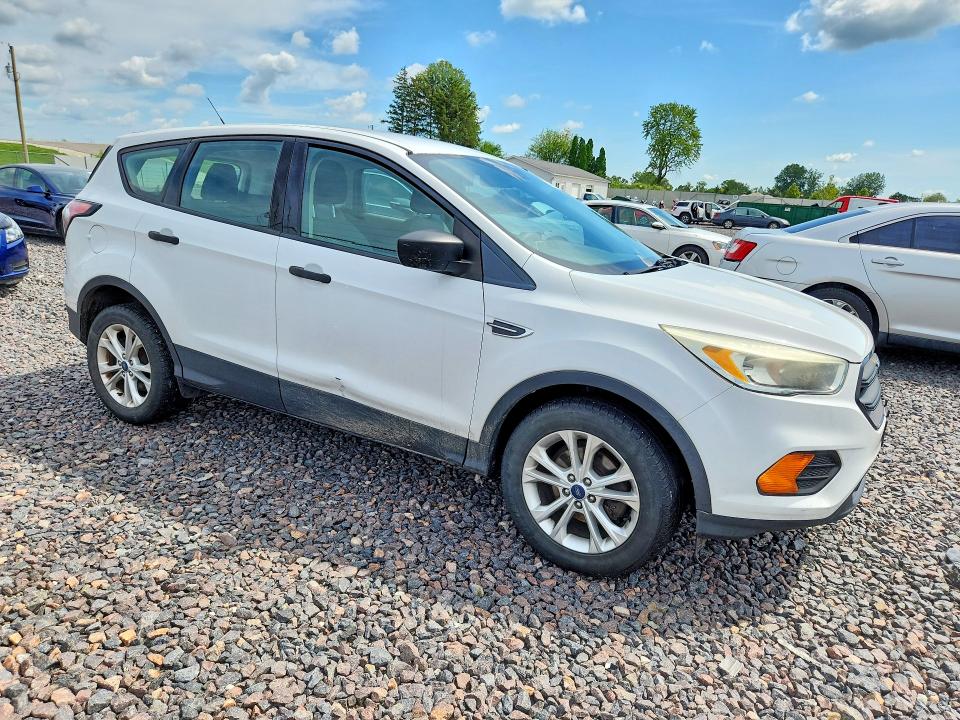 2017 Ford Escape მანქანა იყიდება აუქციონზე, vin: 1FMCU0F78HUD86768, აუქციონის ნომერი: 65514746