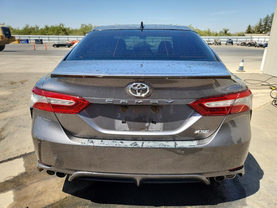 Продаж на аукціоні авто 2018 Toyota Camry, vin: 4T1B61HKXJU562738, номер лоту: 65718566