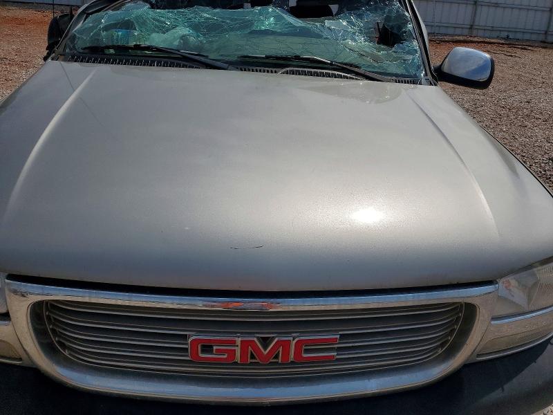 64076736 :رقم المزاد ، 1GTHK29U62E216715 vin ، 2002 Gmc Sierra مزاد بيع