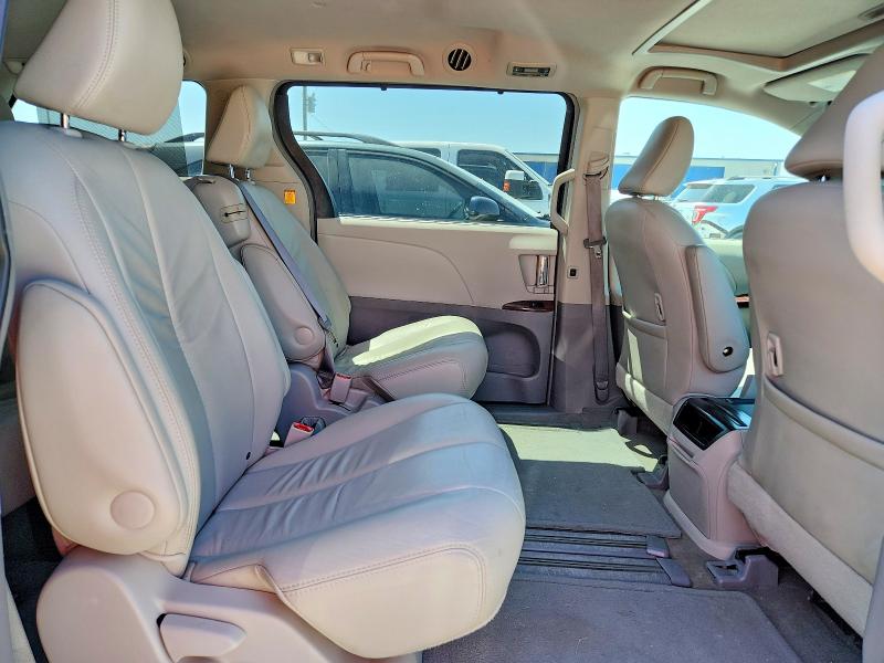 66306176 :رقم المزاد ، 5TDYK3DC0BS154162 vin ، 2011 Toyota Sienna مزاد بيع