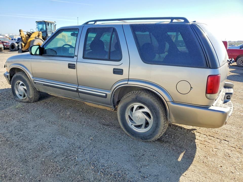 61410606 :رقم المزاد ، 1GNDT13WX12179336 vin ، 2001 Chevrolet Blazer مزاد بيع