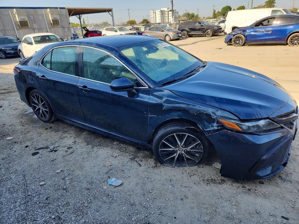 2021 Toyota Camry მანქანა იყიდება აუქციონზე, vin: 4T1G11AK7MU602180, აუქციონის ნომერი: 64231496