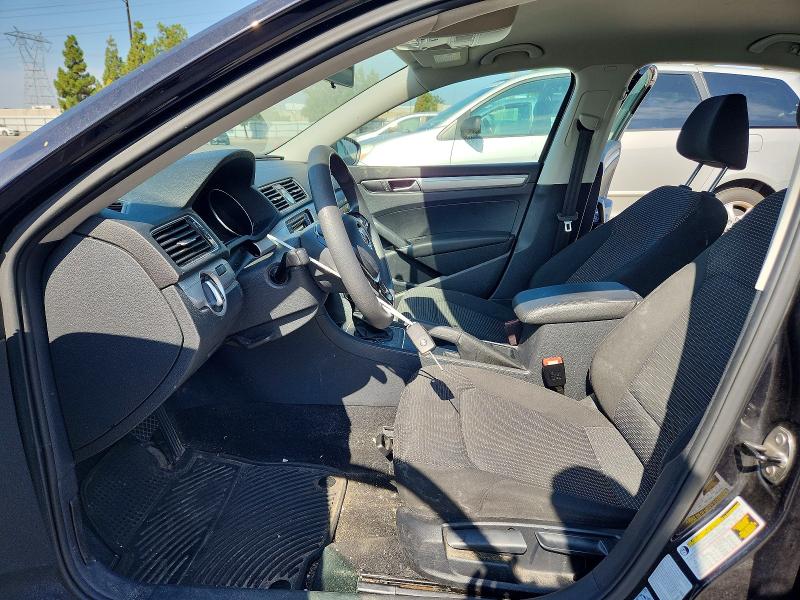 64653036 :رقم المزاد ، 1VWAT7A38HC020260 vin ، 2017 Volkswagen Passat مزاد بيع