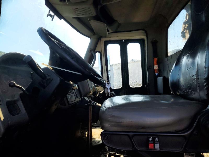 65701236 :رقم المزاد ، 1HTMKAAN8BH329872 vin ، 2011 International 4400 مزاد بيع