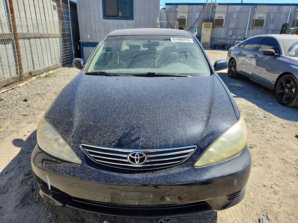 67466476 :رقم المزاد ، 4T1BE30K85U020988 vin ، 2005 Toyota Camry مزاد بيع