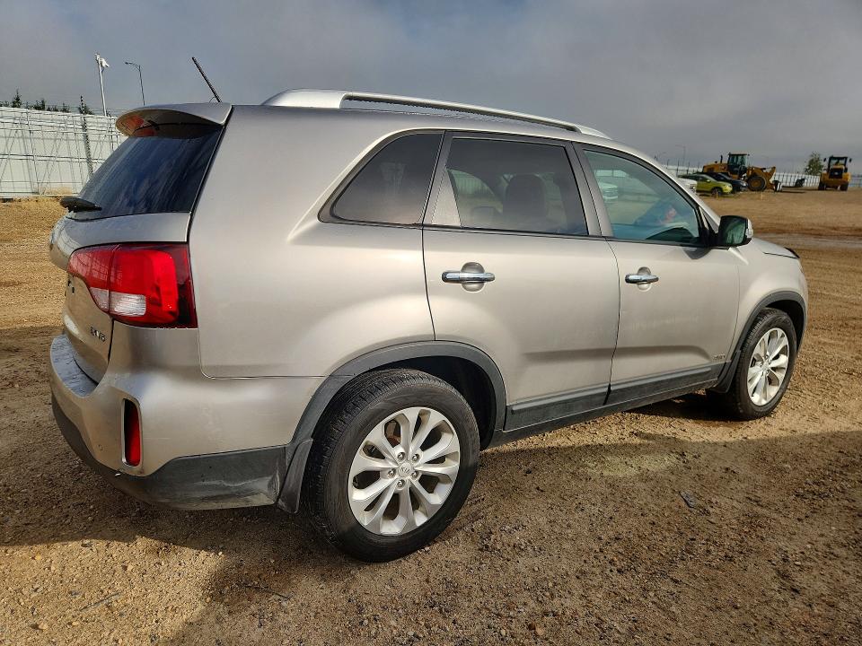 64139736 :رقم المزاد ، 5XYKUDA78FG585929 vin ، 2015 Kia Sorento مزاد بيع