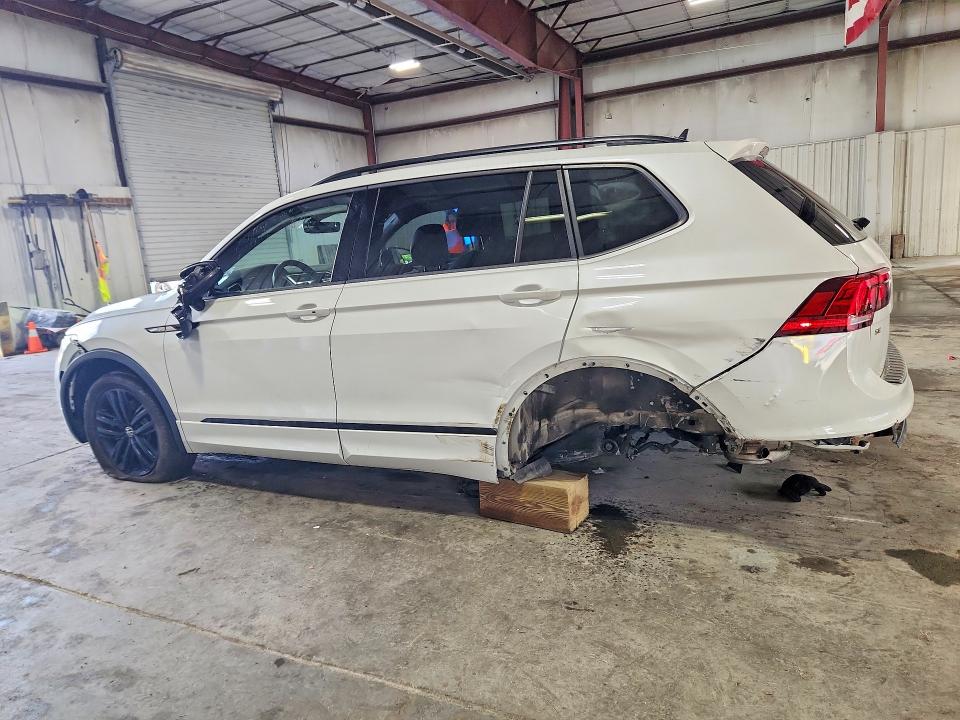 Aukcja sprzedaży 2022 Volkswagen Tiguan, vin: 3VV8B7AX2NM095698, numer aukcji: 64853216