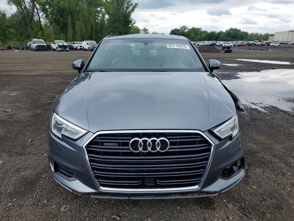 2017 Audi A3 მანქანა იყიდება აუქციონზე, vin: WAUB8GFF2H1052545, აუქციონის ნომერი: 65715076