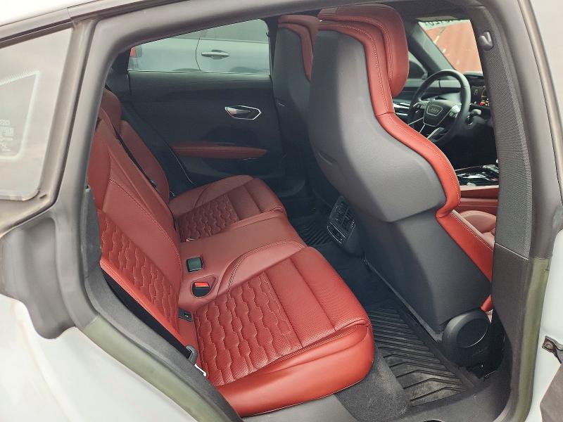 61943126 :رقم المزاد ، WAUFJBFW2P7003432 vin ، 2023 Audi E-tron Gt مزاد بيع