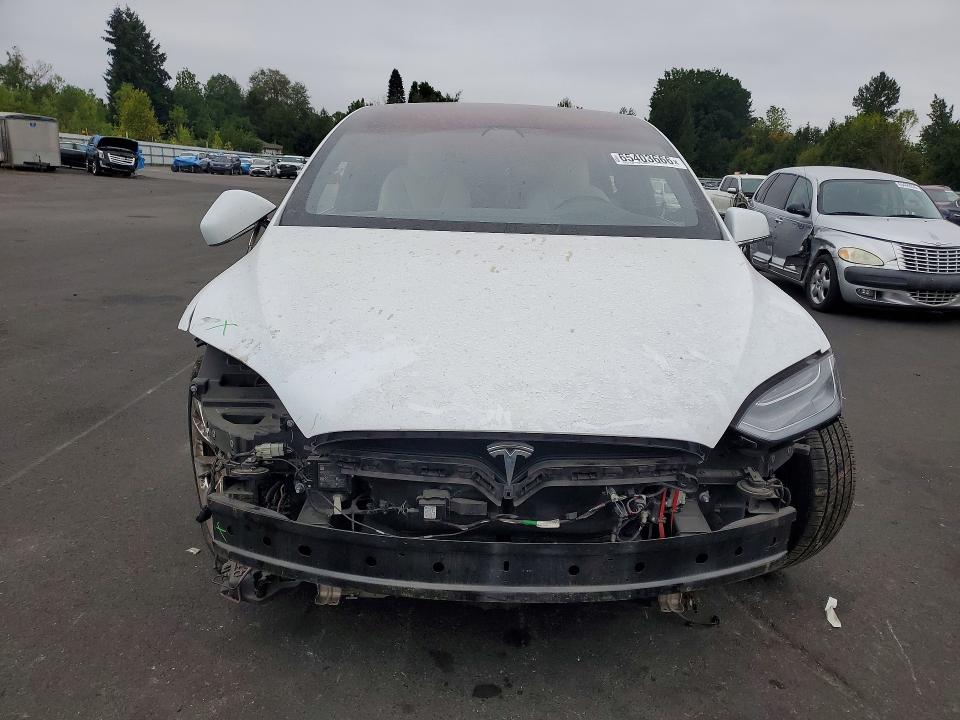 65403666 :رقم المزاد ، 5YJXCBE26LF305133 vin ، 2020 Tesla Model X مزاد بيع