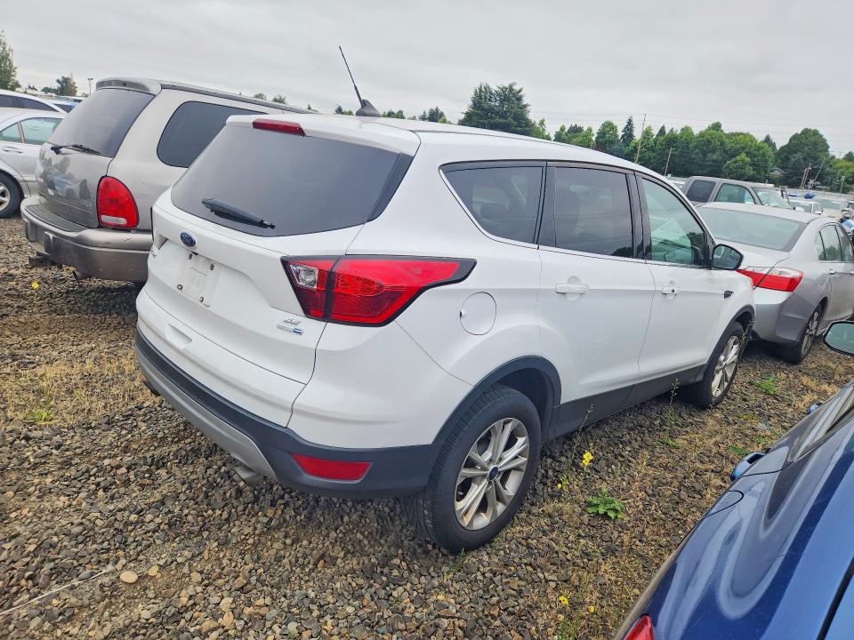 61876786 :رقم المزاد ، 1FMCU9GD9KUA06529 vin ، 2019 Ford Escape مزاد بيع
