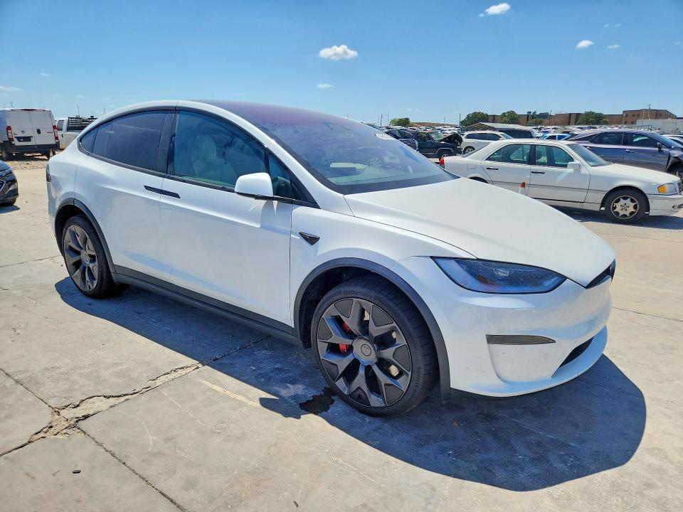 64690606 :رقم المزاد ، 7SAXCBE68TF486676 vin ، 2026 Tesla Model X مزاد بيع