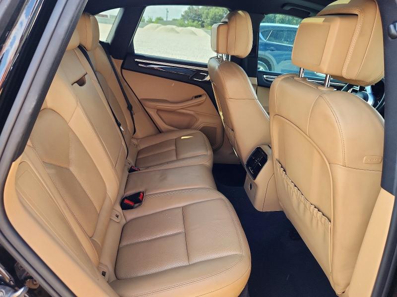 63745326 :رقم المزاد ، WP1AA2A5XHLB00591 vin ، 2017 Porsche Macan مزاد بيع