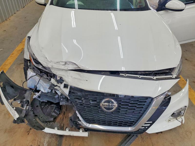 Продаж на аукціоні авто 2019 Nissan Altima, vin: 1N4BL4DV2KC116952, номер лоту: 64575136