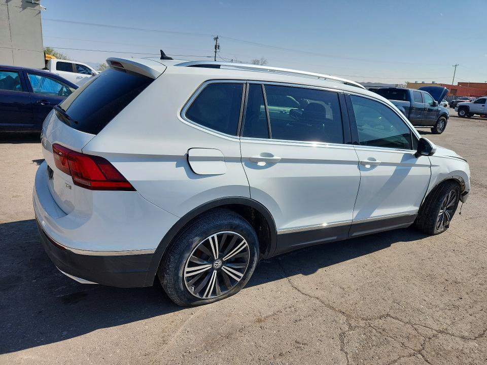 61451436 :رقم المزاد ، 3VV3B7AX2JM161851 vin ، 2018 Volkswagen Tiguan مزاد بيع
