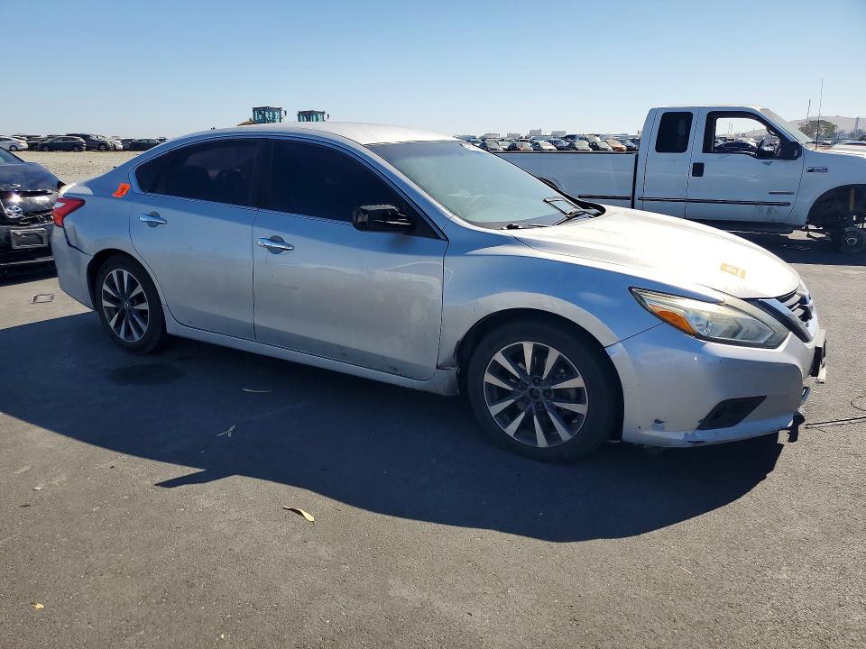 Продажа на аукционе авто 2017 Nissan Altima, vin: 1N4AL3AP2HC178940, номер лота: 64278366