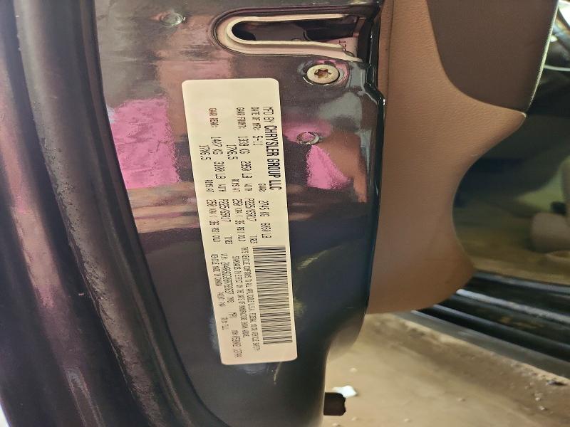 63658286 :رقم المزاد ، 2A4RR6DG0BR783637 vin ، 2011 Chrysler Town & Country مزاد بيع