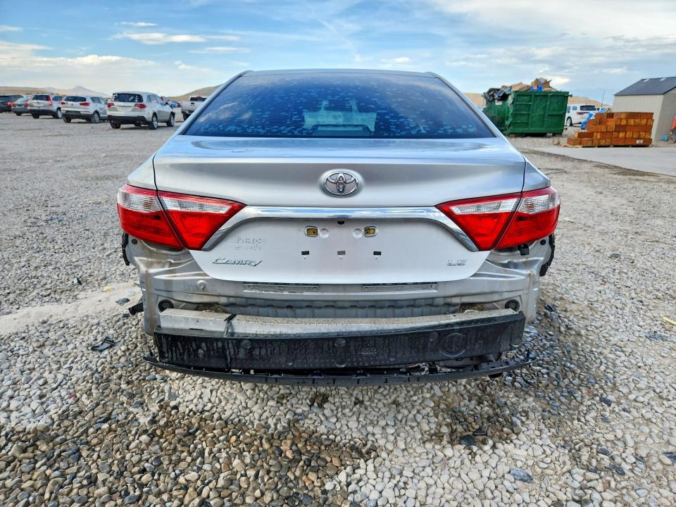 65179956 :رقم المزاد ، 4T1BF1FK0FU489910 vin ، 2015 Toyota Camry مزاد بيع