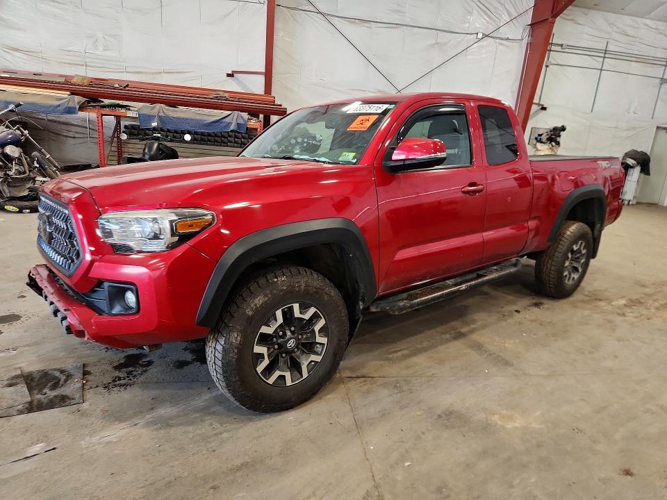 Продаж на аукціоні авто 2018 Toyota Tacoma, vin: 5TFSZ5AN1JX133560, номер лоту: 63375116