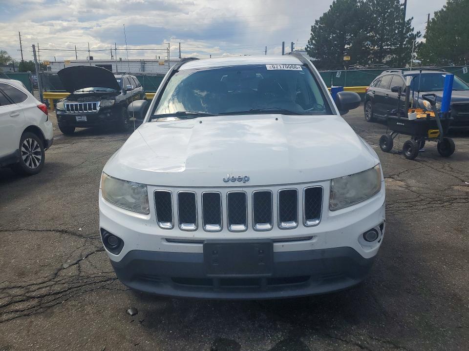 67170066 :رقم المزاد ، 1J4NT1FB9BD236373 vin ، 2011 Jeep Compass مزاد بيع