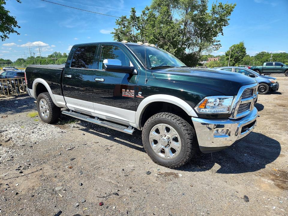 63646926 :رقم المزاد ، 3C6UR5FL2HG562387 vin ، 2017 Ram 2500 مزاد بيع