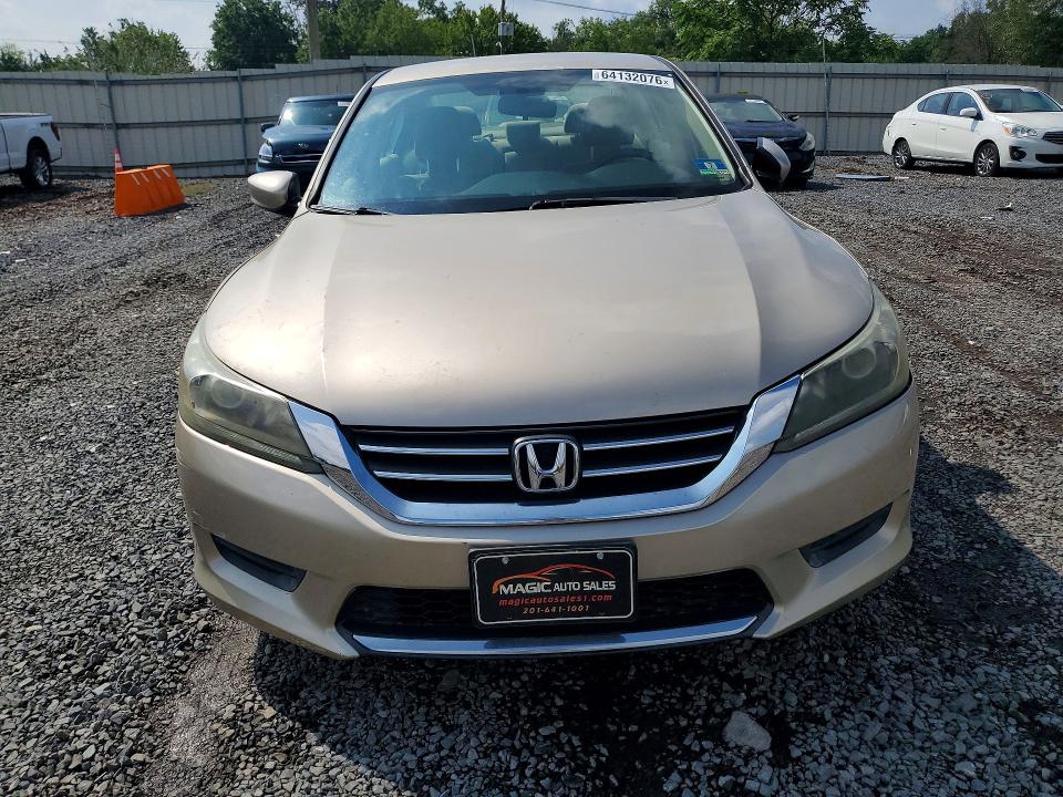 Продажа на аукционе авто 2015 Honda Accord, vin: 1HGCR2F30FA076015, номер лота: 64132076