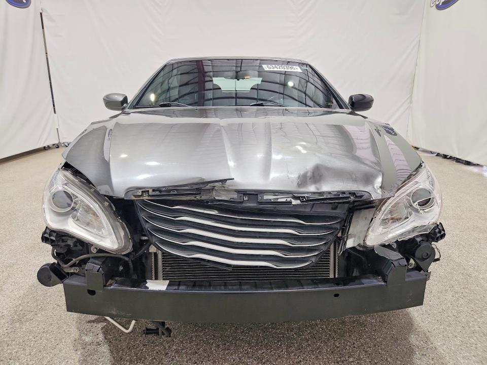 2013 Chrysler 200 მანქანა იყიდება აუქციონზე, vin: 1C3BCBEGXDN755557, აუქციონის ნომერი: 63420396