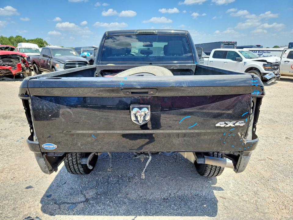 61789216 :رقم المزاد ، 3C6UR5CJ7FG655390 vin ، 2015 Ram 2500 مزاد بيع