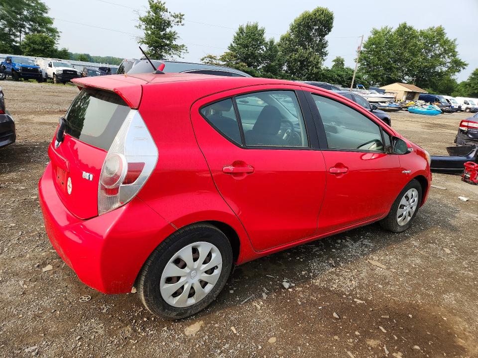 2013 Toyota Prius C მანქანა იყიდება აუქციონზე, vin: JTDKDTB31D1057250, აუქციონის ნომერი: 64744536