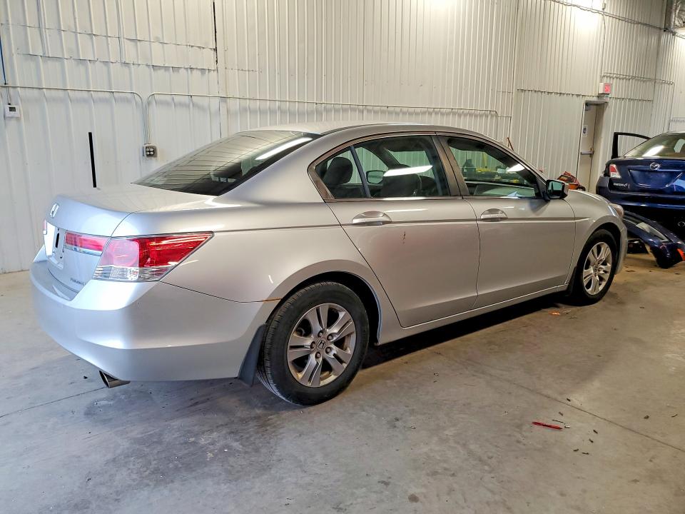 64104716 :رقم المزاد ، 1HGCP2F65CA084218 vin ، 2012 Honda Accord مزاد بيع