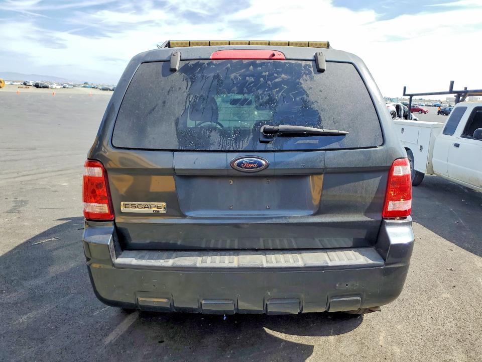 2009 Ford Escape მანქანა იყიდება აუქციონზე, vin: 1FMCU03769KB28671, აუქციონის ნომერი: 62631456