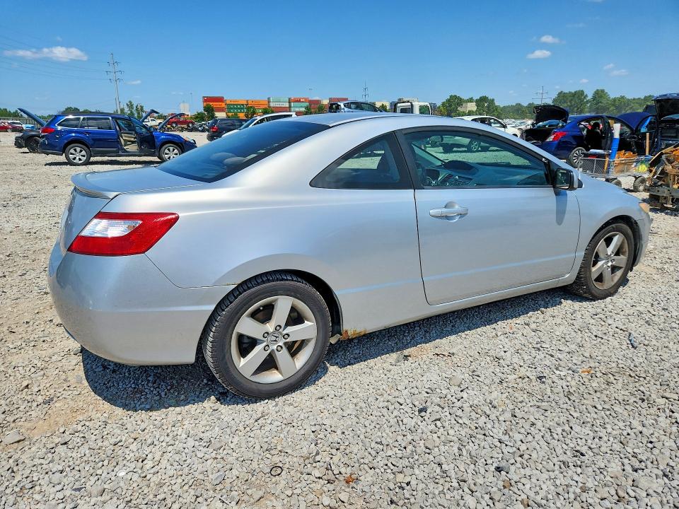 2008 Honda Civic მანქანა იყიდება აუქციონზე, vin: 2HGFG12828H573389, აუქციონის ნომერი: 63811906