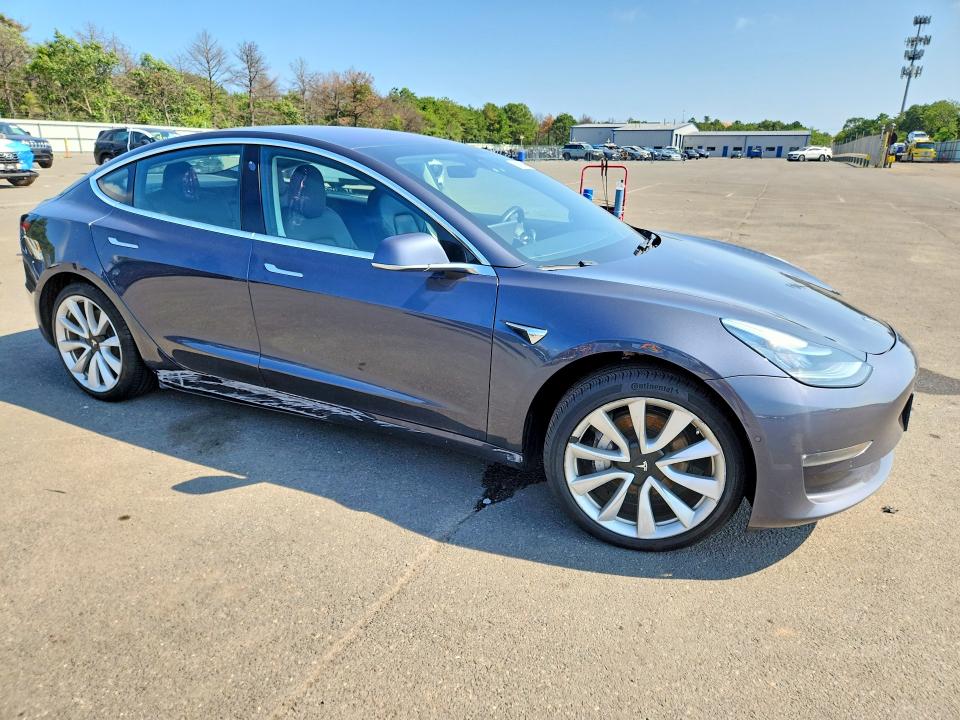 2018 Tesla Model 3 მანქანა იყიდება აუქციონზე, vin: 5YJ3E1EA3JF031087, აუქციონის ნომერი: 64365406