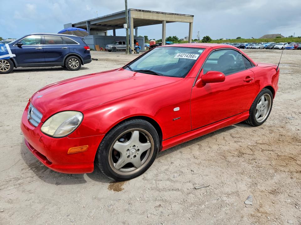 Auction sale of the 1999 Mercedes-benz Slk, vin: WDBKK47F0XF137949, lot number: 64214366