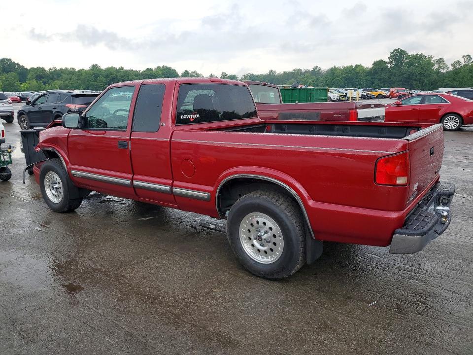 64196346 :رقم المزاد ، 1GCDT19W4Y8310915 vin ، 2000 Chevrolet S Truck مزاد بيع