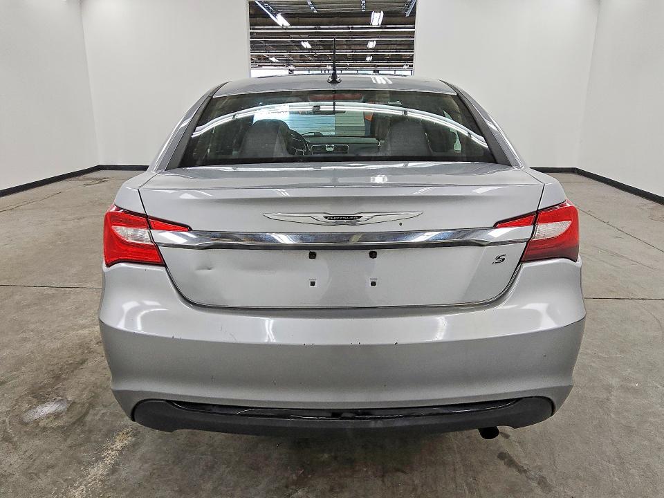 61455636 :رقم المزاد ، 1C3CCBBB4DN633354 vin ، 2013 Chrysler 200 مزاد بيع
