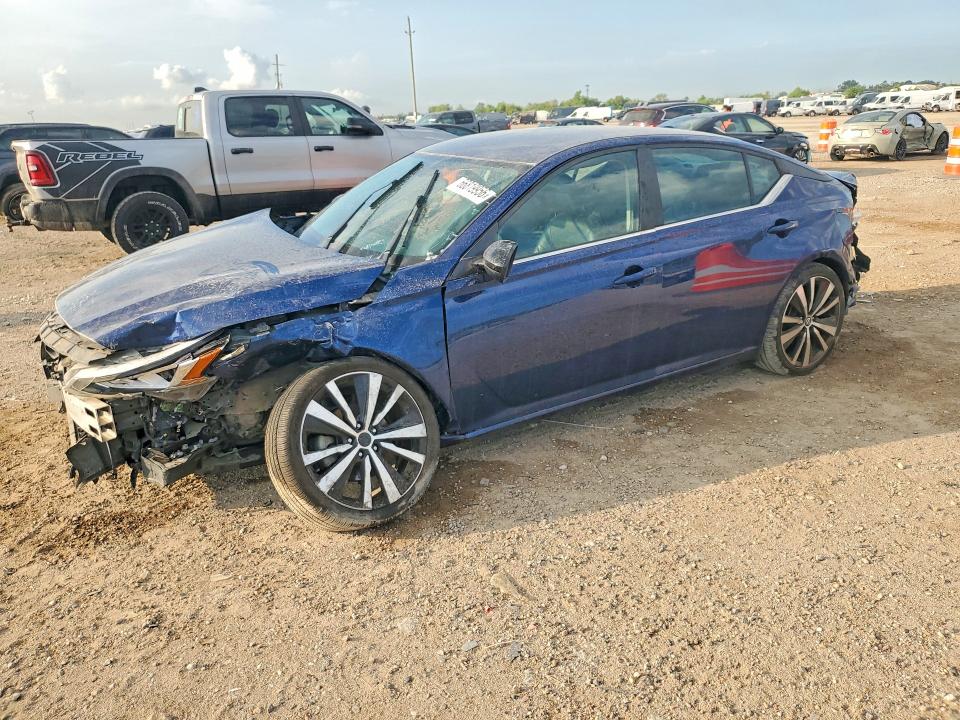 Auction sale of the 2019 Nissan Altima, vin: 1N4BL4CVXKC110981, lot number: 66819956
